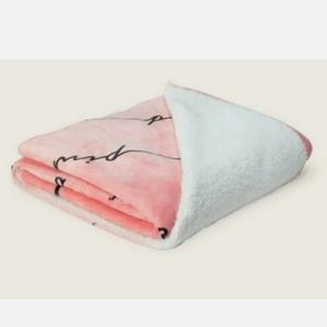 NEW!! Victoria Secret PINK COZY-Plush BLANKET 2022 LOGO-Pink with Black Script